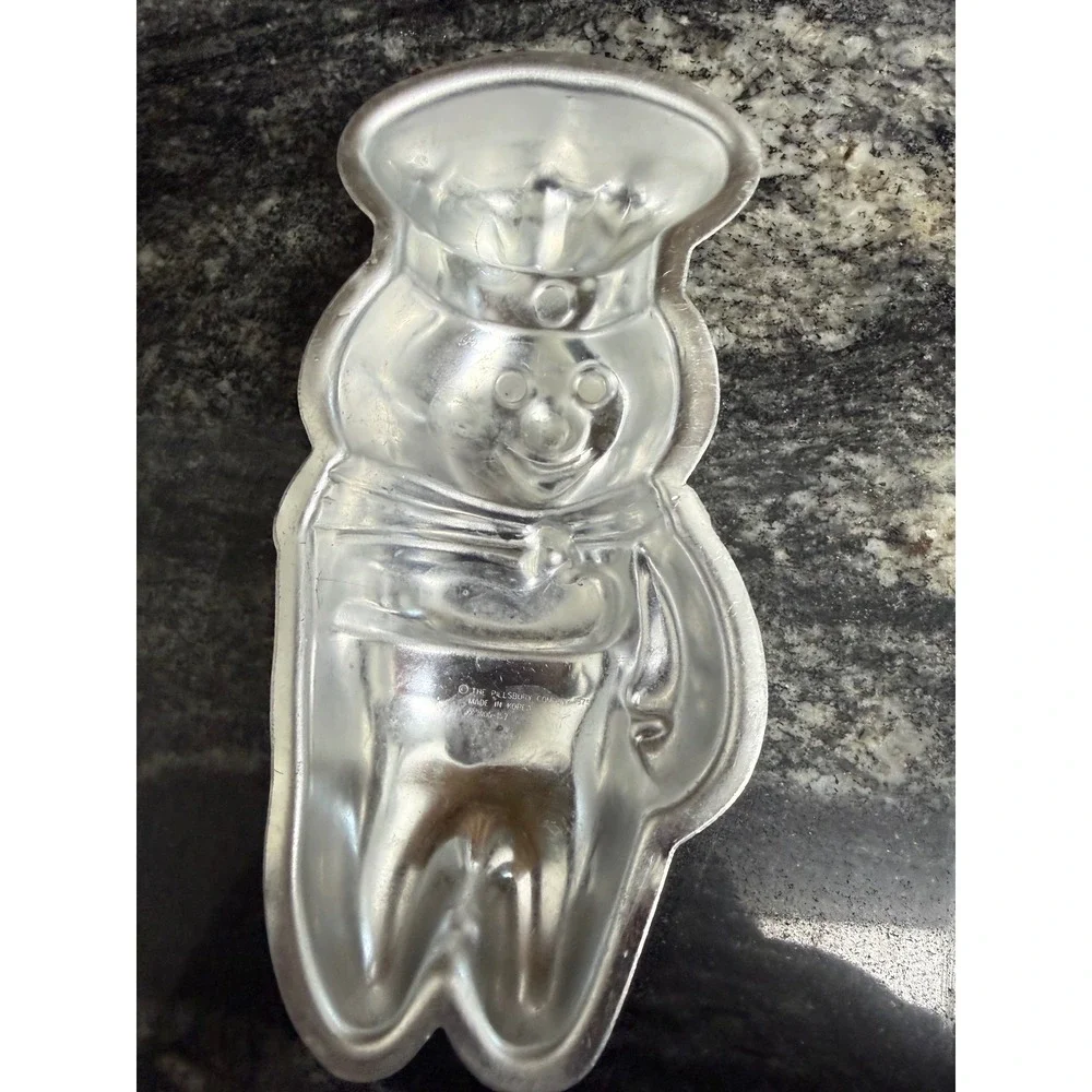 Vintage 1975 Pillsbury Doughboy Aluminum Cake Pan Mold 3005-157 Poppin Fresh